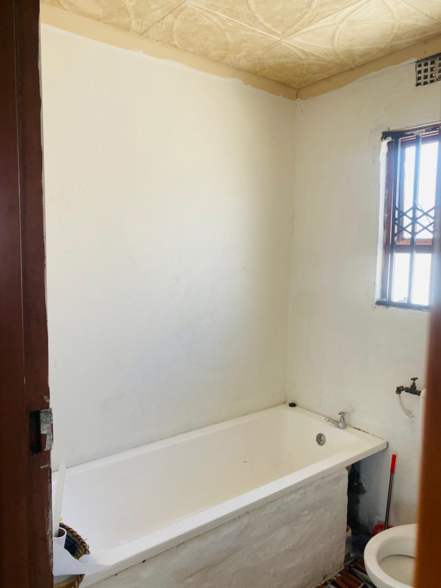 2 Bedroom Property for Sale in Harare Western Cape
